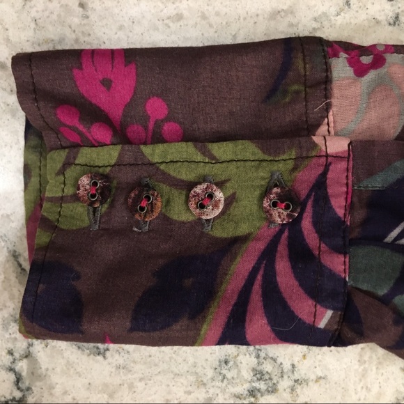 St-Martin’s floral button down Shirt - Picture 8 of 8